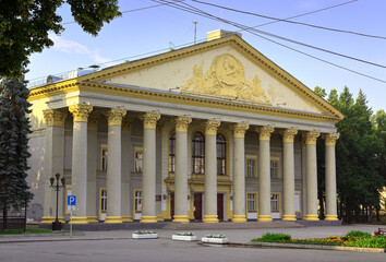 Obraz premium Gorky House of Culture in Novosibirsk. An architectural monument of Soviet classicism, the entrance portico of the Corinthian order. Siberia, Russia