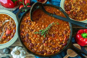 Bean stew with minced meat and vegetables