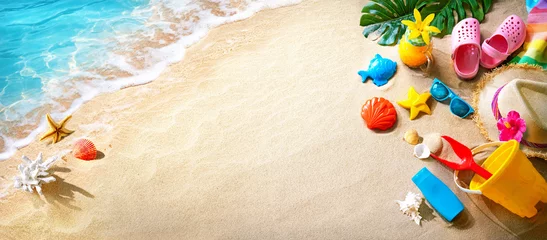 Fototapeten Ocean sand beach with sunbathing accessories © Alexander Raths