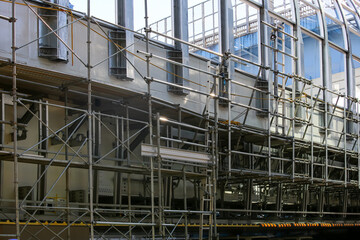 高速道路の工事現場にある足場（東京）