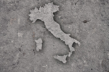Karte von Italien auf verwittertem Beton