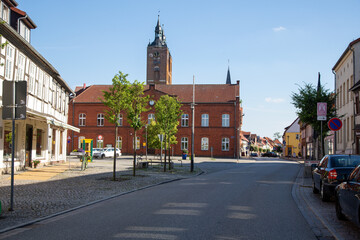 Seehausen, Blick in die Innenstadt der Hansestadt Seehausen in der Altmark, Sachsen-Anhalt,  - obrazy, fototapety, plakaty