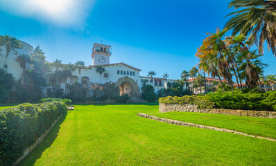 Blue sky over famous Santa Barbara Sunken Gardens - obrazy, fototapety, plakaty