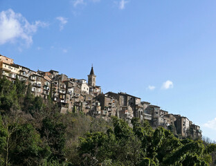 Fototapeta premium vista panoramica del bel borgo lazialedi Genazzano in Italia