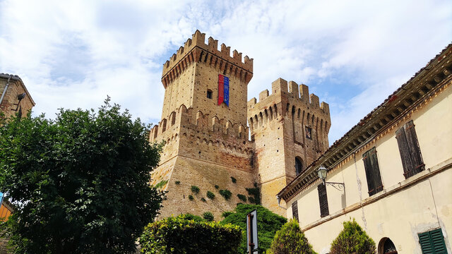 Antica rocca medievale a Offagna nelle Marche