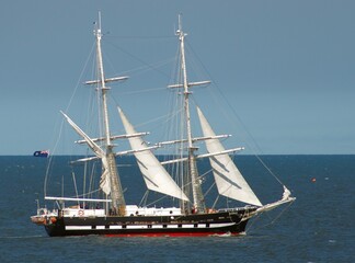 Fototapeta na wymiar Tall ship The Royalist - sail training, sailing ship 