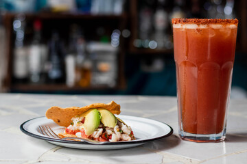 Tostada de ceviche de pescado