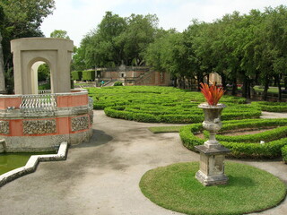garden maze
