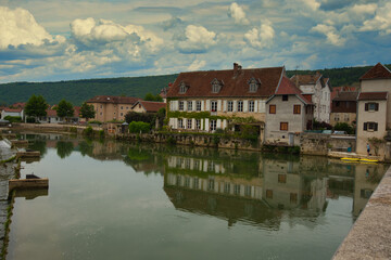 Fototapeta na wymiar Quingey an der Loue im Franche Comté in Frankreich
