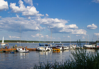 Port nad jeziorem w Poraju