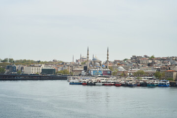 Fototapeta na wymiar View across the Bosphorus to the Suleymaniye Mosque.