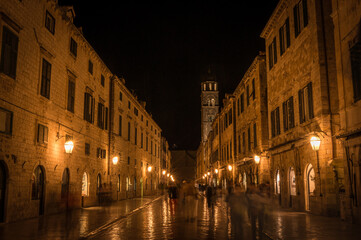Fototapeta na wymiar Dubrovnik at night