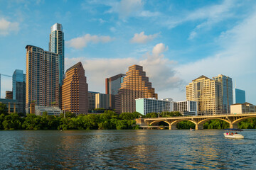 Fototapeta na wymiar Austin, Texas, USA downtown skyline over the Colorado River.