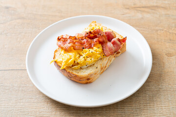 bread toast with scramble egg and bacon