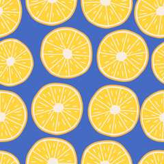 Obraz premium Vector seamless pattern with citrus slices on a bright blue background