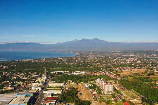 Residential area with dense development in Davao city. The third-most populous metropolitan area in the Philippines.