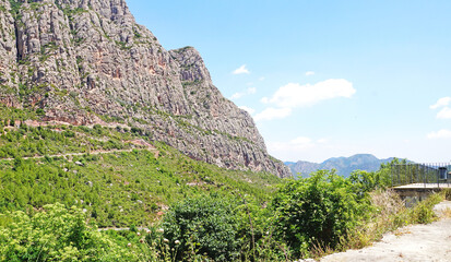 Vista de las montañas de Montserrat con ermita de la salud  desde Collbato en Barcelona, Catalunya, España, Europa
