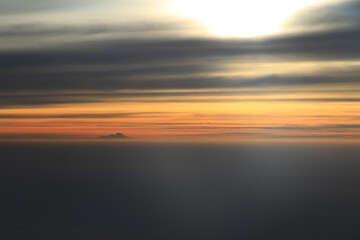 Fototapeta premium sunset over the sea of cloud