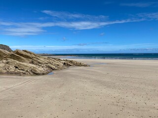 Paysage de plage et rocher sauvage de Bretagne 