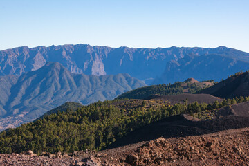 Fototapeta na wymiar Paisajes volcánicos en La Palma, Canarias.