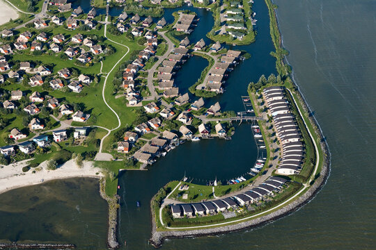 Vakantiepark, Holiday resort