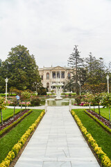 Fototapeta premium View of the amazing architecture of Dolmabahce Palace in Istanbul.