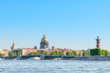 Obraz premium Panorama of St. Petersburg from the Neva River with a view of St. Isaac's Cathedral and the Admiralty