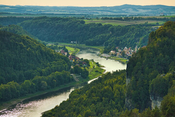 Fototapeta na wymiar Blick auf das Elbtal, Elbe im Elbsandsteingebirge bei Rathen und Wehlen, Sachsen, Sächsische Schweiz