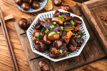 Chinese Cuisine: Braised chestnut pork knuckle