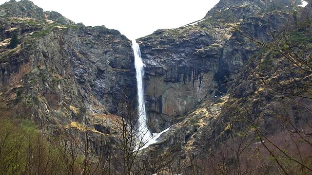 Big mountain waterfall. Vidimsko praskalo. Bulgaria niar Aprilci	