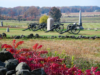  Gettysburg cannons in the fields - obrazy, fototapety, plakaty