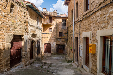 Fototapeta na wymiar abandoned town of gllipienzo in navarre, Spain