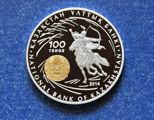 moneda de plata de kazakhastan con el retrato de tamerlan