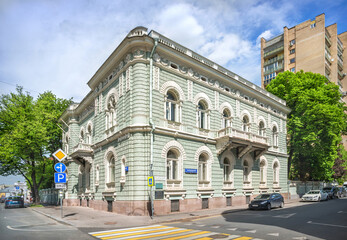 Schlosberg's mansion on Povarskaya street in Moscow. Caption: Skaryatinsky lane