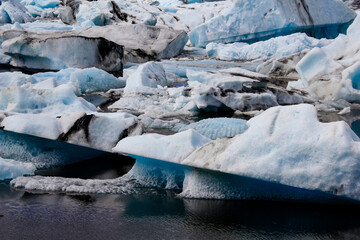 Icebergs swimming in the J&ouml;kuls&aacute;rl&oacute;n glacier lake, Vatnaj&ouml;kull National Park, Iceland