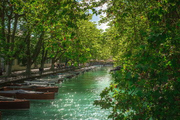 Obraz premium Annecy, au fil du Thiou