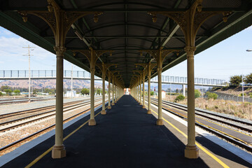 オーストラリア　ニューサウスウェールズ州オルベリー駅のプラットフォーム