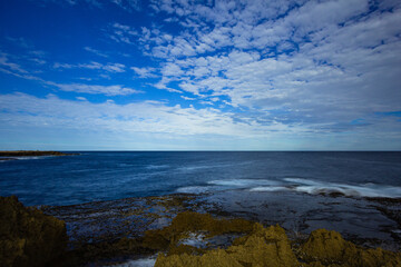 Fototapeta na wymiar オーストラリア　西オーストラリア州のカナーボン近郊のクオバ・ブローホールの海岸