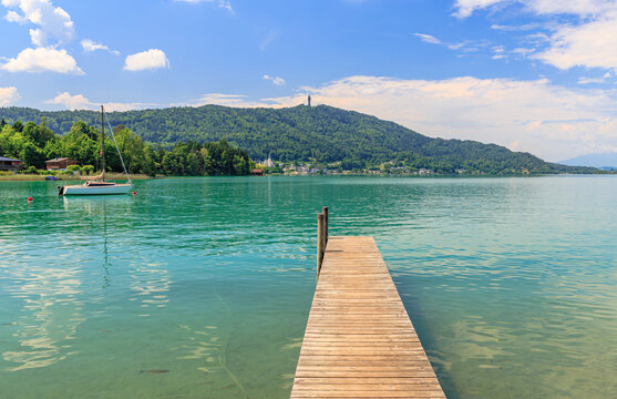 Scenic view over lake W&ouml;rthersee near Pritschitz with Pyramidenkogel and Maria W&ouml;rth 