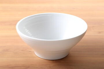 白い麵鉢