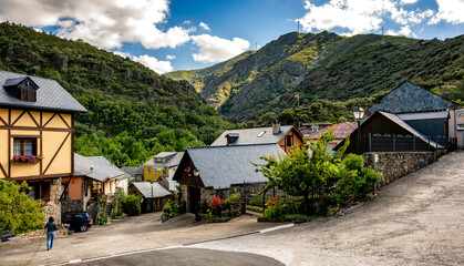 Fototapeta na wymiar View of the picturesque village of San Facundo in the Bierzo region of Spain.