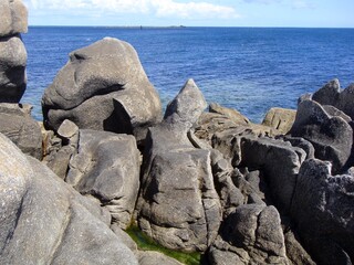 les rochers sur la plage à Lesconil en Finistère Bretagne France	