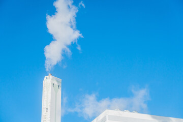 日本で撮影したゴミ処理場の煙突の写真
