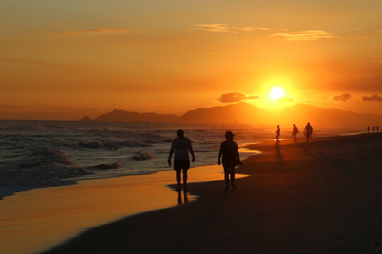 Fim de tarde na Barra da Tijuca, Rio de Janeiro, Brasil.