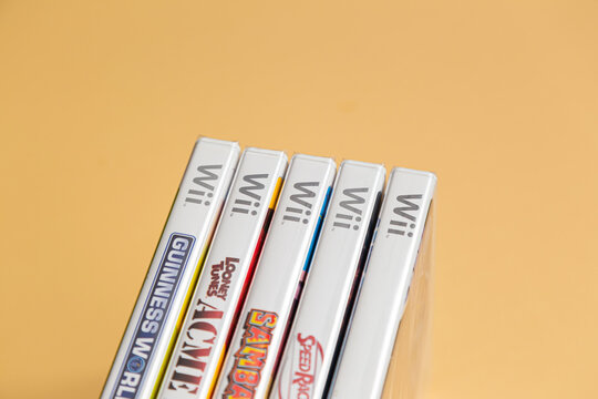 sealed nintendo wii game cases