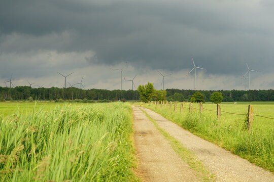 Unwetterstimmung an heissem Sommertag