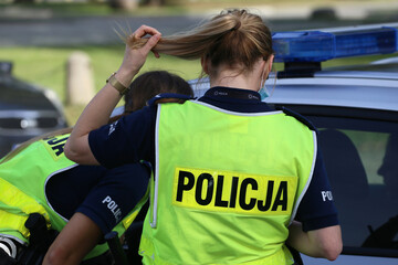 Polskie dziewczyny, policjantki w mundurach. - obrazy, fototapety, plakaty