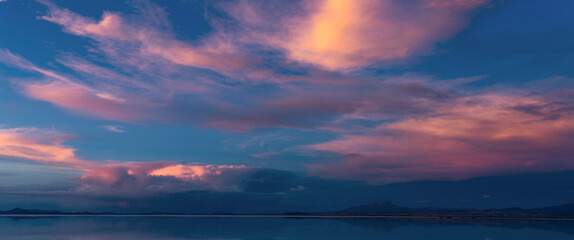 Fototapeta na wymiar Uyuni salt flats, Bolivia