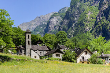 Fototapeta na wymiar The idyllic Alps mountain village Foroglio in the Italian-speaking canton Ticino, Switzerland
