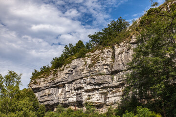 Fototapeta na wymiar Yenne (Savoie, France) - Détail d'une falaise des gorges de la Balme